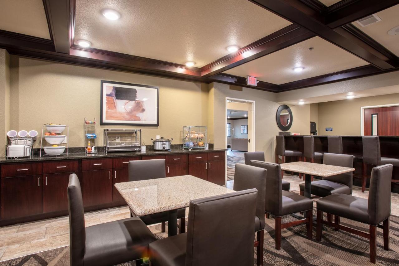 Cobblestone Inn & Suites - Pine Bluffs Εξωτερικό φωτογραφία